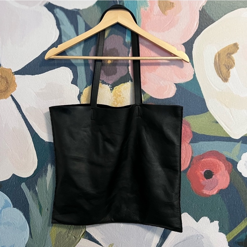 Reversible black tote